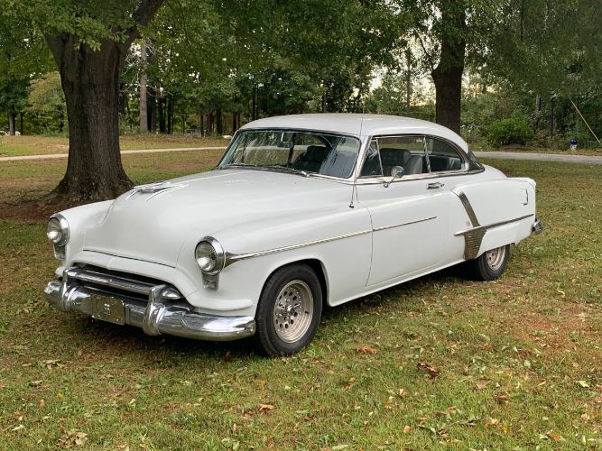 Unknown-Super-88-1952-White-9