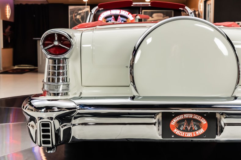 Unknown-Super-88-1957-Red-ampamp-White-Red-37