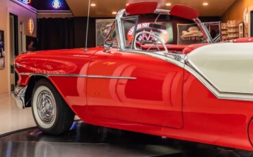 Unknown-Super-88-1957-Red-ampamp-White-Red-39