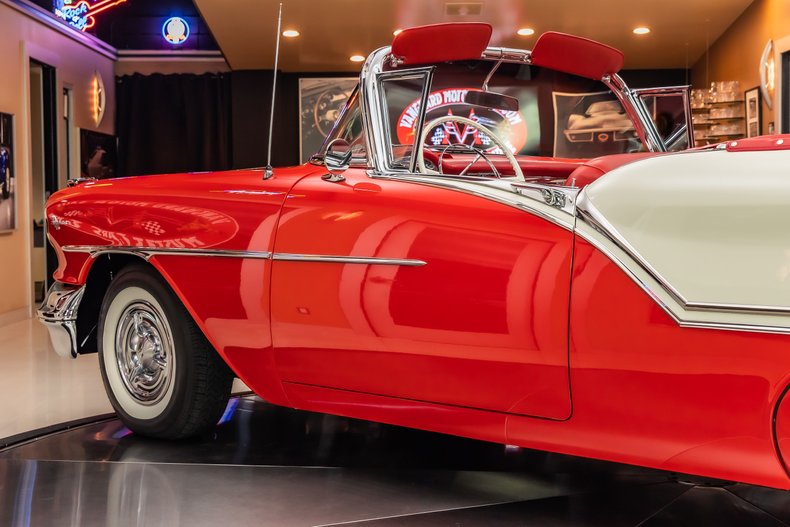 Unknown-Super-88-1957-Red-ampamp-White-Red-39