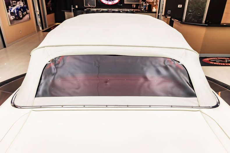 Unknown-Super-88-1957-Red-ampamp-White-Red-43