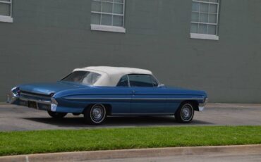 Unknown-Super-88-1961-BlueWhite-top-Tri-Color-Vinyl-1