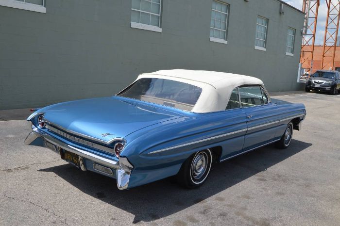 Unknown-Super-88-1961-BlueWhite-top-Tri-Color-Vinyl-2