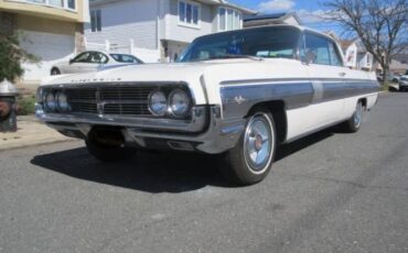 Unknown-Super-88-1962-White-Blue-2