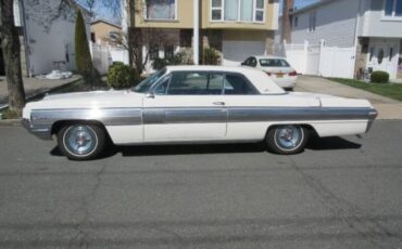 Unknown-Super-88-1962-White-Blue
