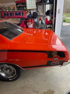 Unknown-Super-bee-1970-Red-Black-5