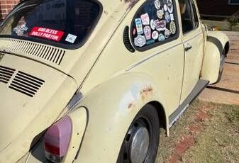 Unknown-Super-beetle-1971-Yellow-Gray-1