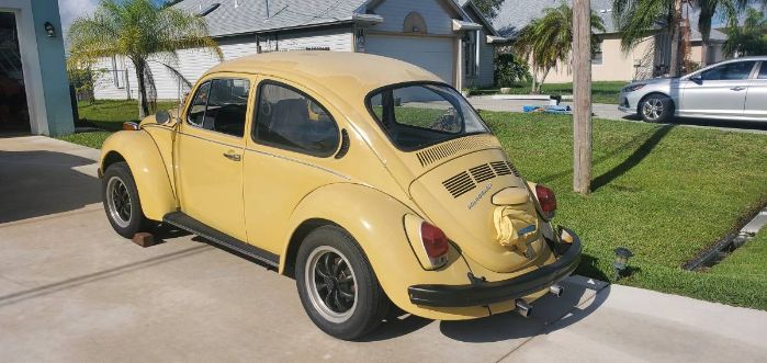 Unknown-Super-beetle-1972-Yellow-9