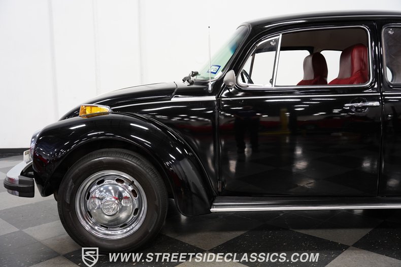 Unknown-Super-beetle-1974-Black-Burgundy-1