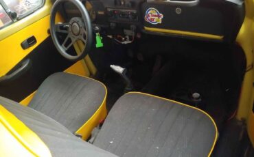 Unknown-Super-beetle-1974-Yellow-Black-2