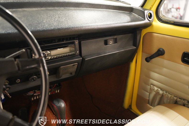 Unknown-Super-beetle-1974-Yellow-Tan-44