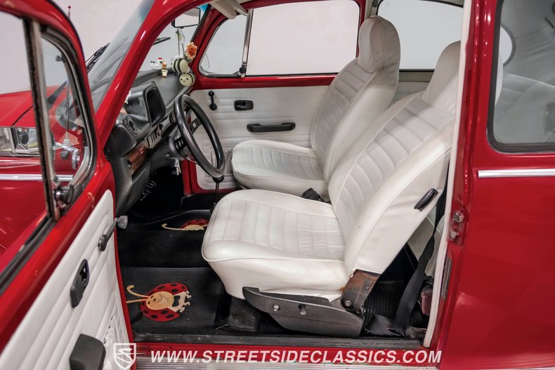 Unknown-Super-beetle-1975-Red-White-36