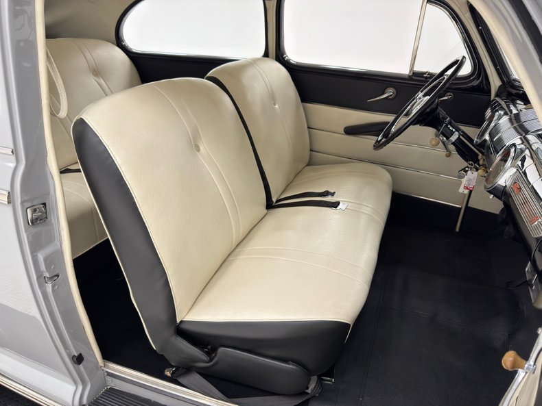 Unknown-Super-deluxe-1946-Feather-Gray-White-17