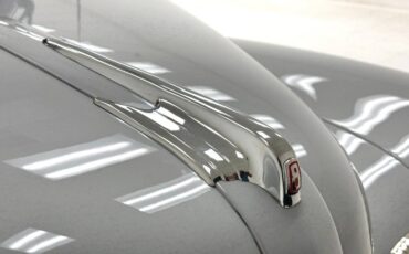 Unknown-Super-deluxe-1946-Feather-Gray-White-25