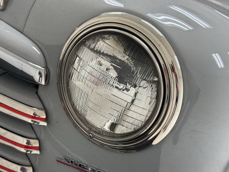 Unknown-Super-deluxe-1946-Feather-Gray-White-26