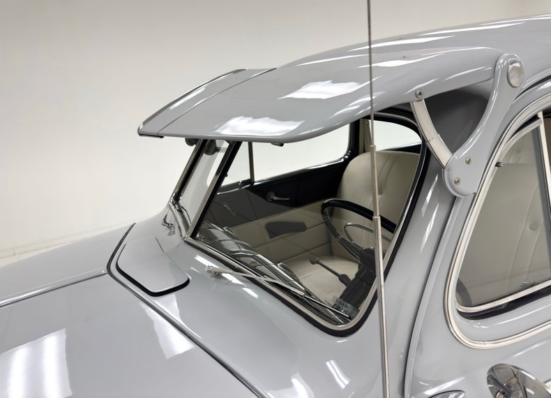 Unknown-Super-deluxe-1946-Feather-Gray-White-29