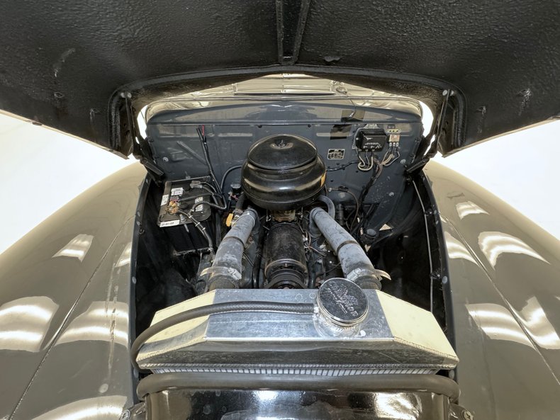 Unknown-Super-deluxe-1948-Rotunda-Gray-Tan-2