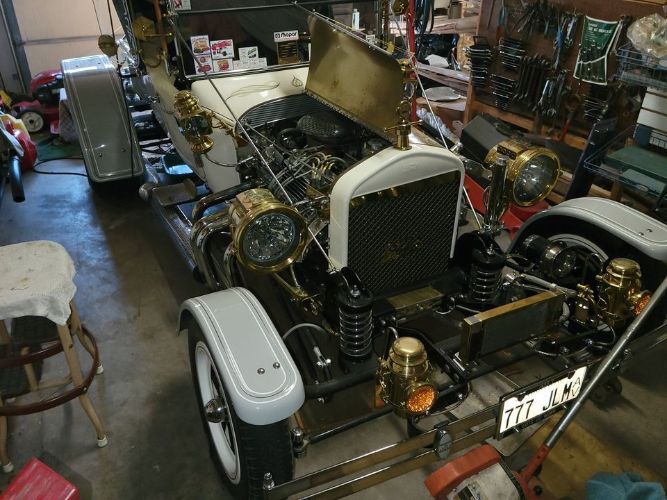 Unknown-T-bucket-1923-White-Black-14