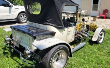 Unknown-T-bucket-1923-White-Black-17