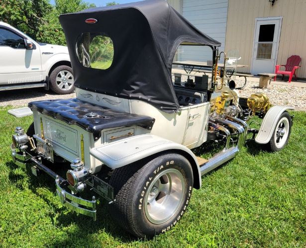 Unknown-T-bucket-1923-White-Black-17