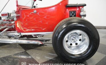 Unknown-T-bucket-1924-Red-Black-10