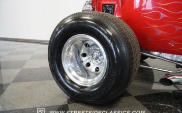 Unknown-T-bucket-1924-Red-Black-11