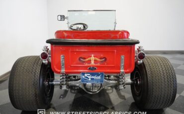 Unknown-T-bucket-1924-Red-Black-16