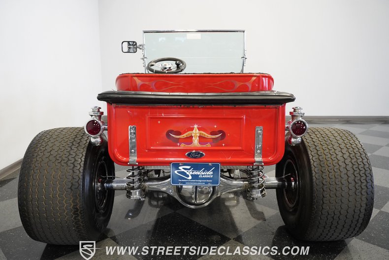 Unknown-T-bucket-1924-Red-Black-16
