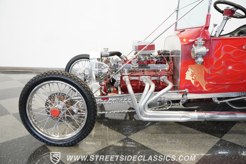 Unknown-T-bucket-1924-Red-Black-22