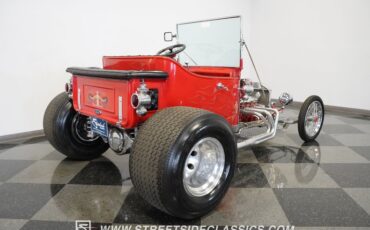 Unknown-T-bucket-1924-Red-Black-26