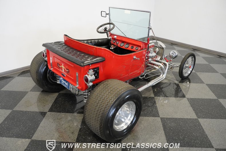 Unknown-T-bucket-1924-Red-Black-27