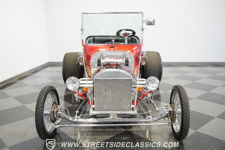Unknown-T-bucket-1924-Red-Black-3