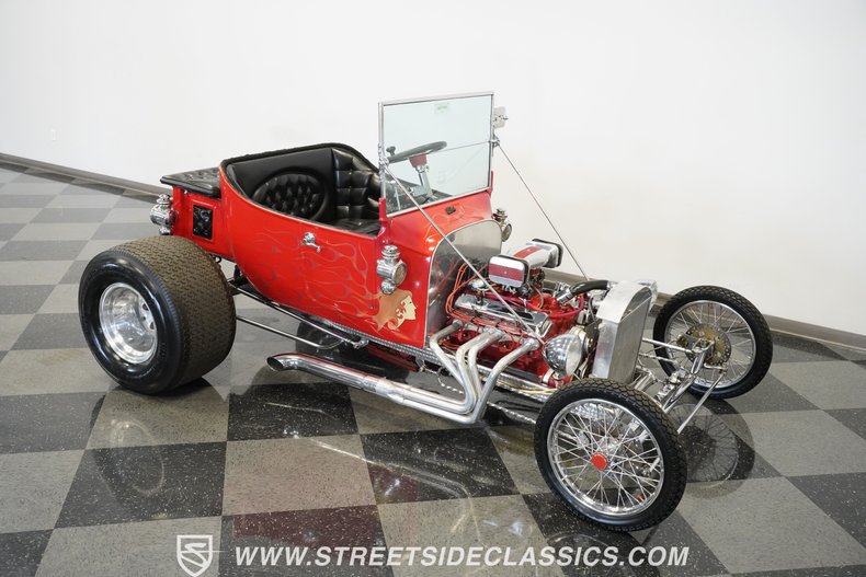 Unknown-T-bucket-1924-Red-Black-30
