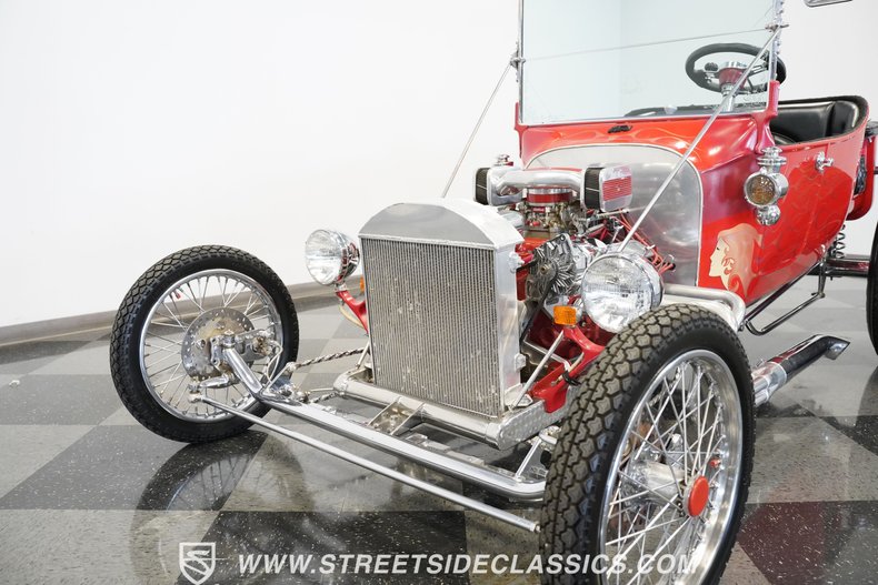 Unknown-T-bucket-1924-Red-Black-4