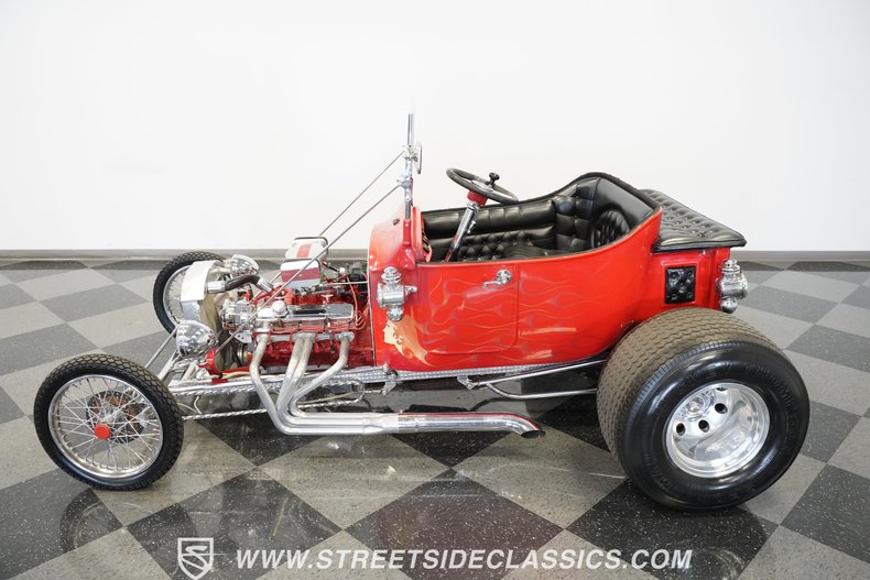 Unknown-T-bucket-1924-Red-Black-7