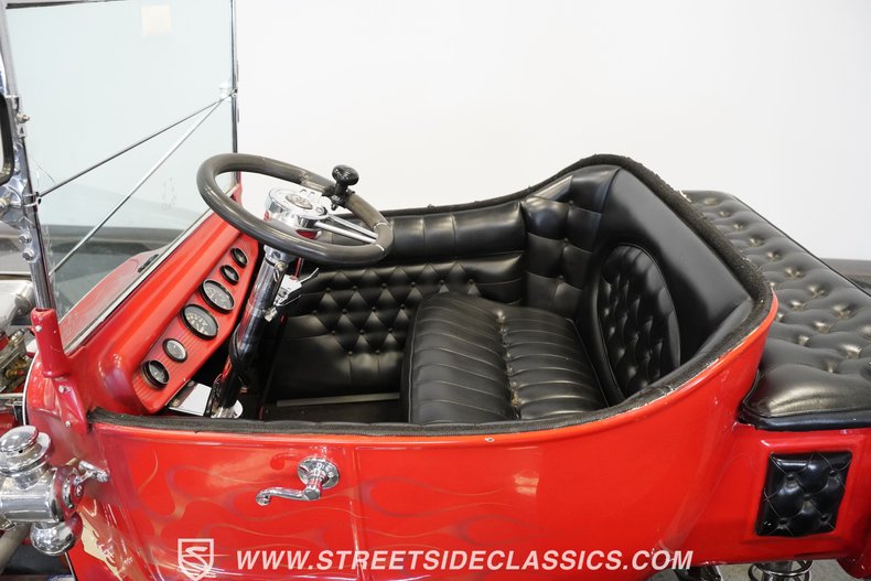 Unknown-T-bucket-1924-Red-Black