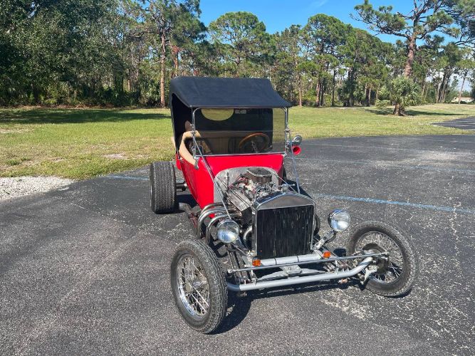 Unknown-T-bucket-1932-Red