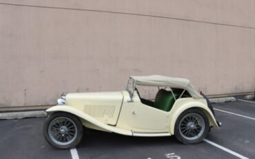 Unknown-Tc-1948-Ivory-Green-1