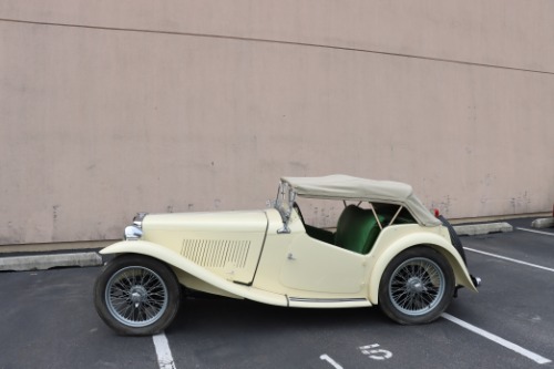 Unknown-Tc-1948-Ivory-Green-1