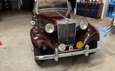 Unknown-Td-1951-BurgundyTan-Top-Tan-3