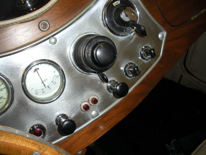 Unknown-Td-1951-BurgundyTan-Top-Tan-7