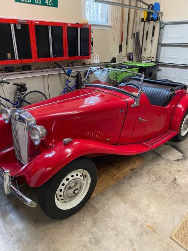 Unknown-Td-1951-Red