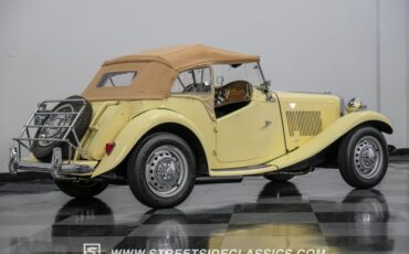 Unknown-Td-1952-Beige-Green-10