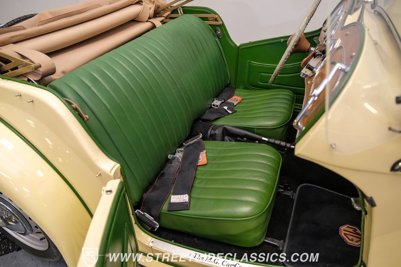 Unknown-Td-1952-Beige-Green-8