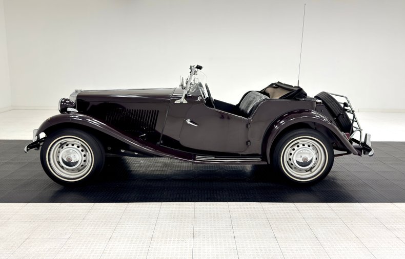 Unknown-Td-1952-Black-Cherry-Black-6