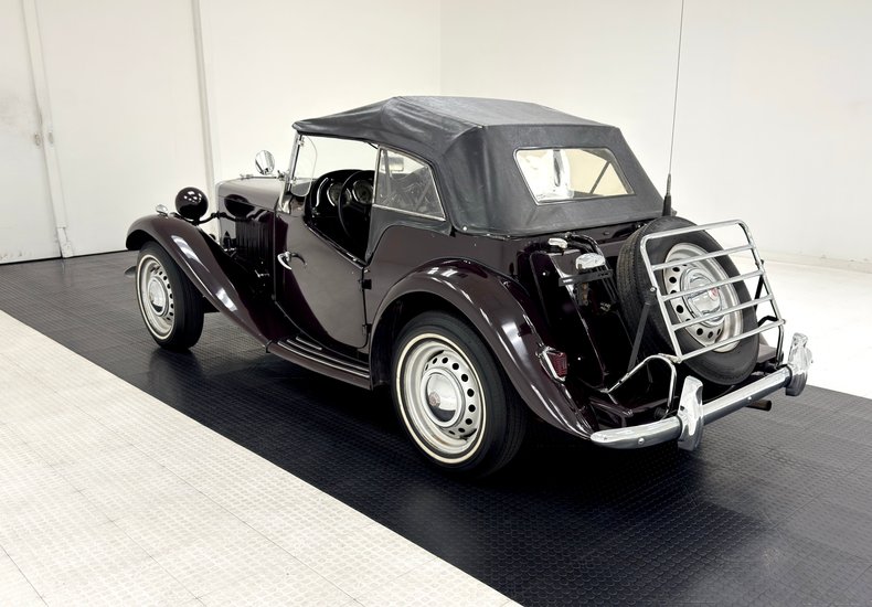 Unknown-Td-1952-Black-Cherry-Black-7