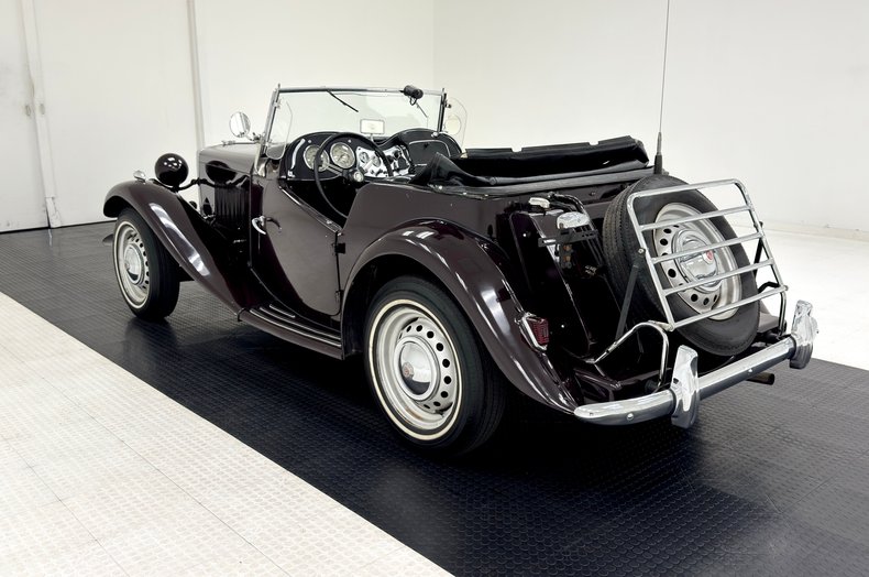 Unknown-Td-1952-Black-Cherry-Black-8