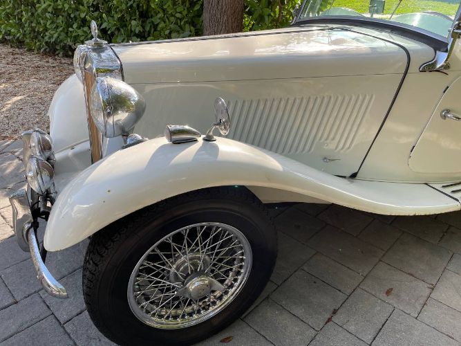 Unknown-Td-1952-White-1