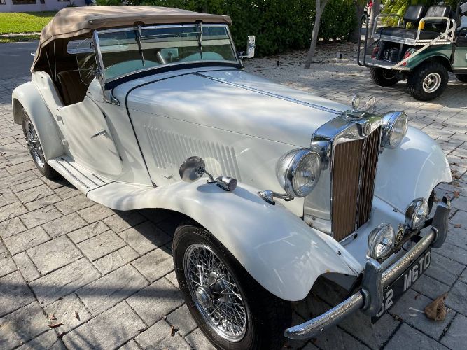 Unknown-Td-1952-White-13