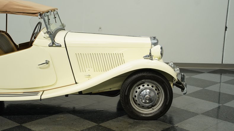 Unknown-Td-1953-Cream-Tan-45